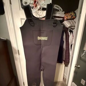 Hodgman Neoprene Chest Waders - unisex. Mens L. Dark green color